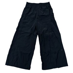 ZYIA Active Black Wide Leg Crop Pants Size Medium Yoga Workout Trendy